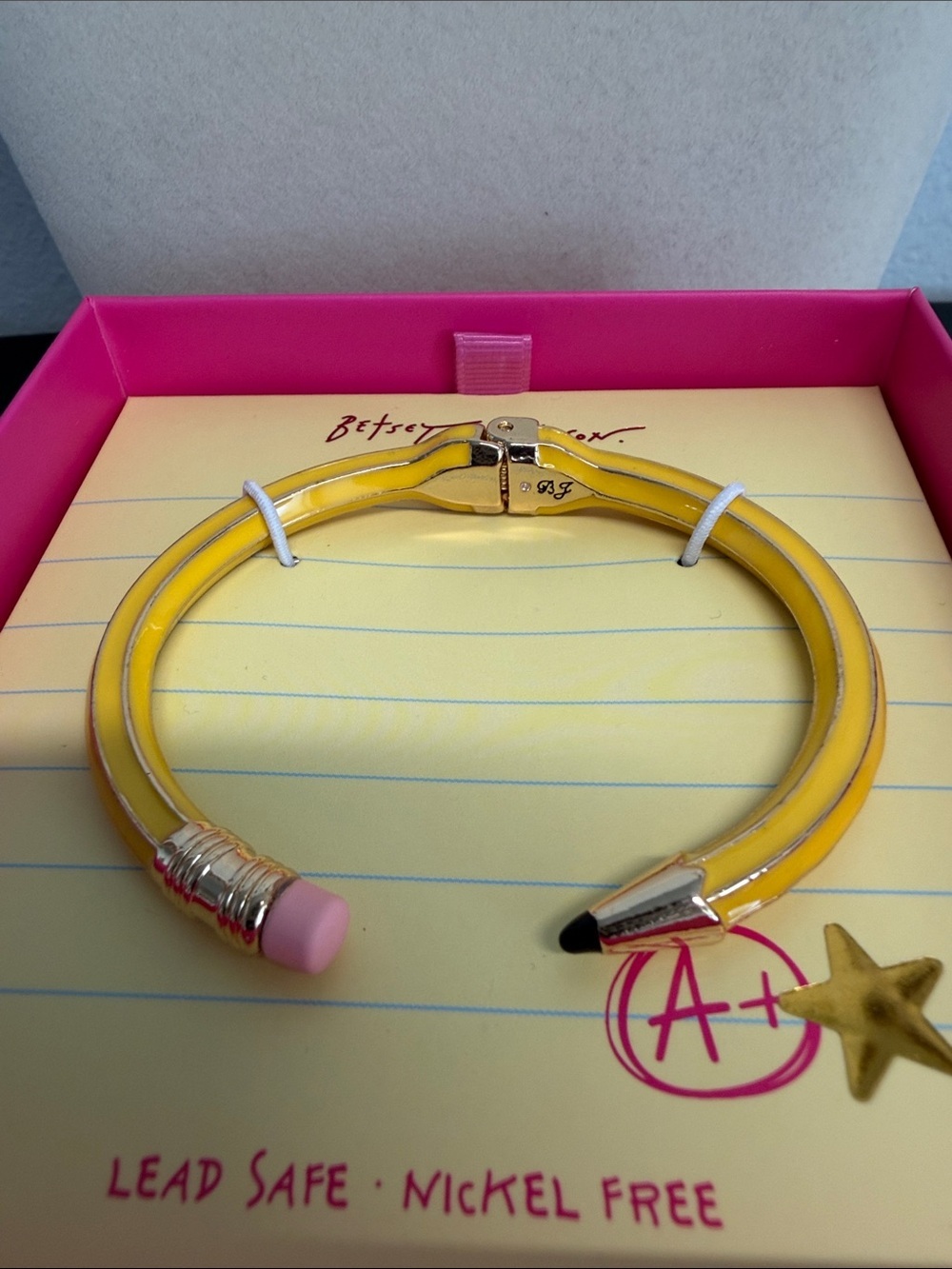 Betsey Johnson | Teacher Inspired Pencil Heart Earrings & Bracelet Set โ๏ธ๐ - Picture 7 of 9